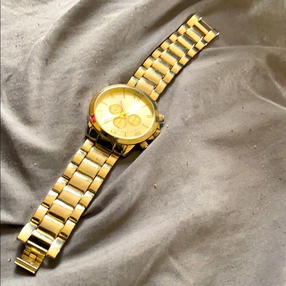 Watch - Picture 1 of 3